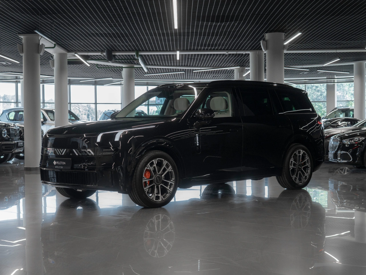 Lynk & Co 900